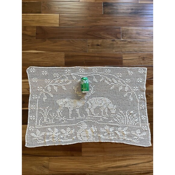 Large Mary Card WOODLAND Deer Filet Crochet Table Runner Ecru 25”*38” - Picture 2 of 7